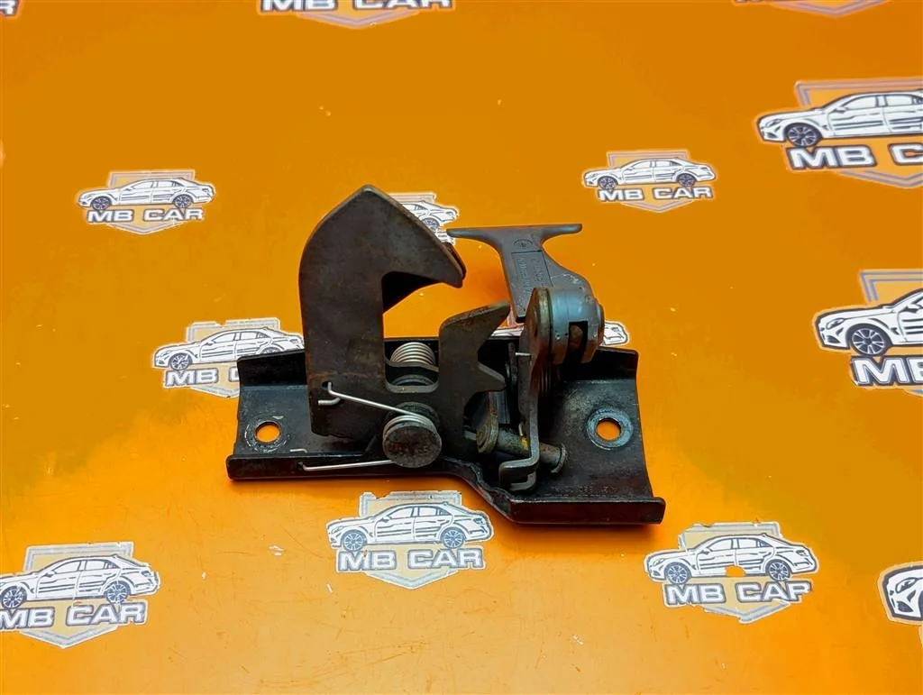 Замок капота Mercedes-Benz