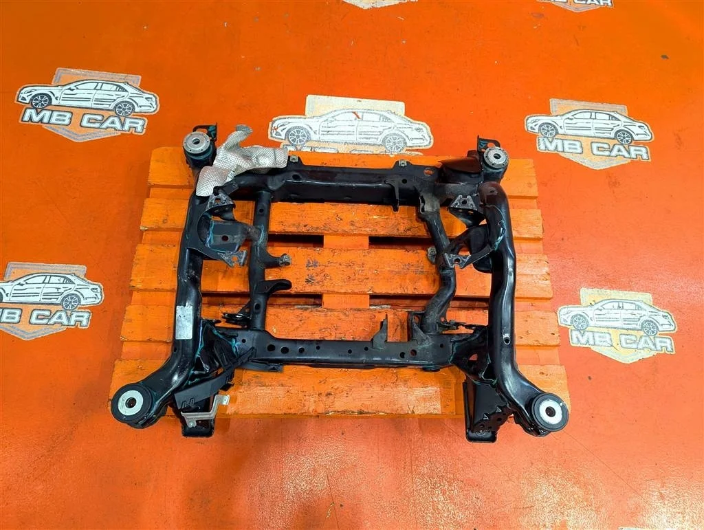 Подрамник передний Mercedes-Benz