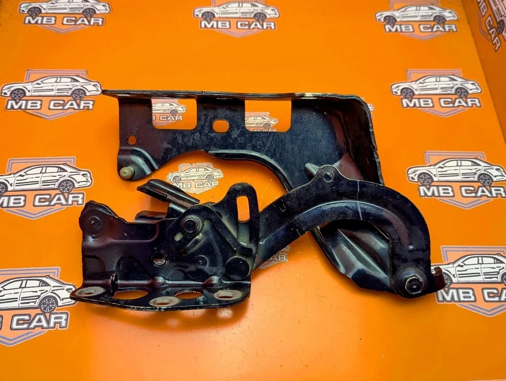 Петля капота Mercedes-Benz