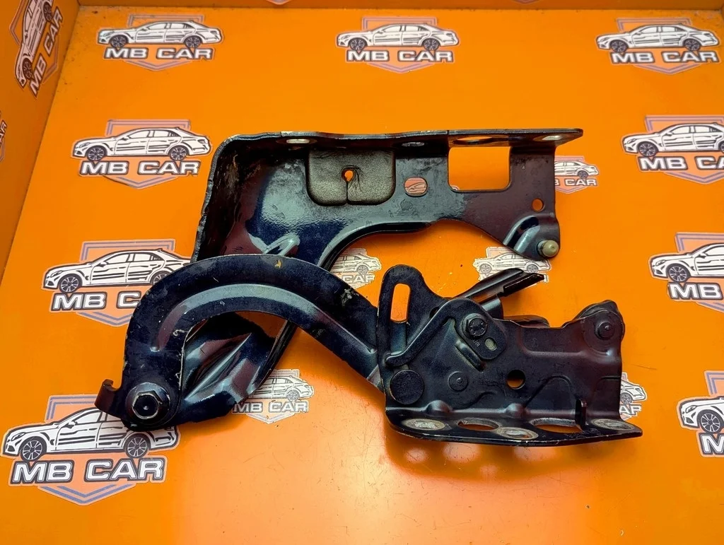 Петля капота Mercedes-Benz