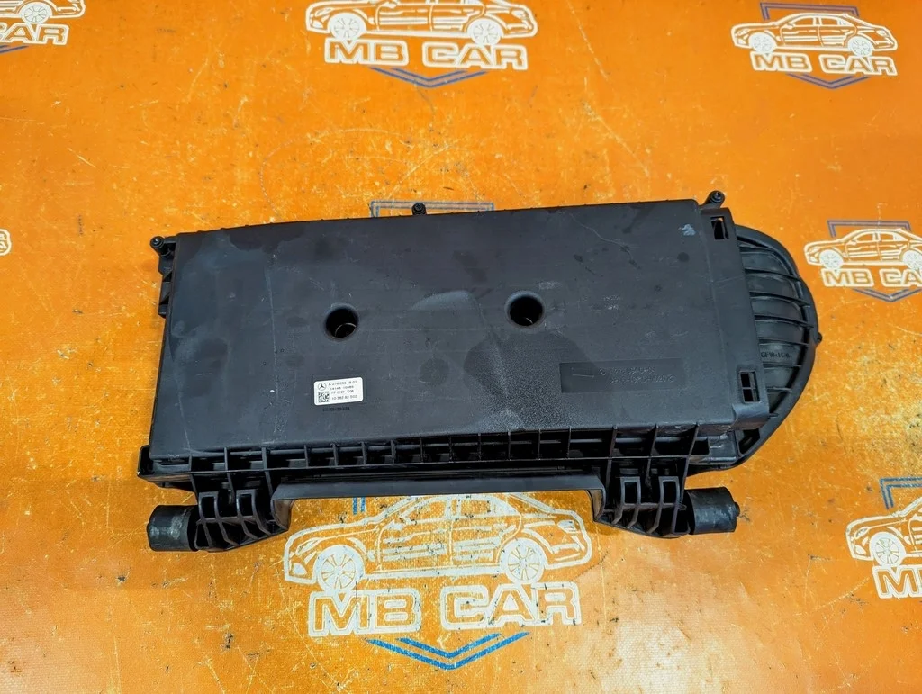 Корпус воздушного фильтра Mercedes-Benz