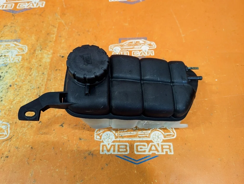 Бачок расширительный Mercedes-Benz