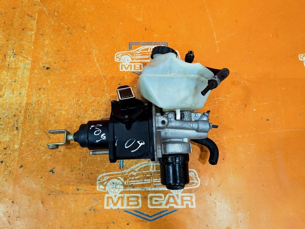 Главный тормозной цилиндр Mercedes-Benz