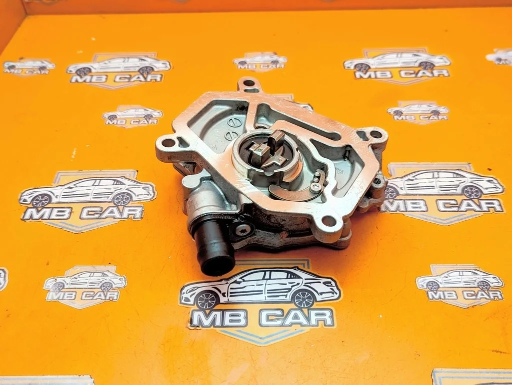 Насос вакуумный Mercedes-Benz