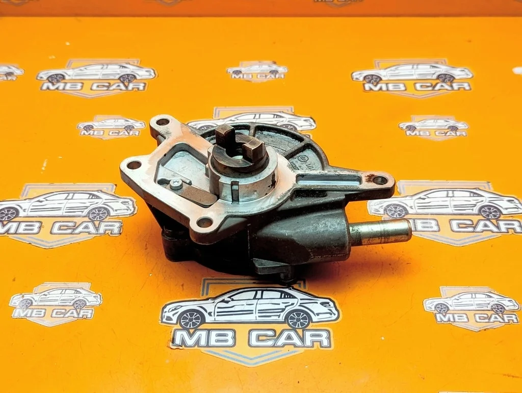 Насос вакуумный Mercedes-Benz