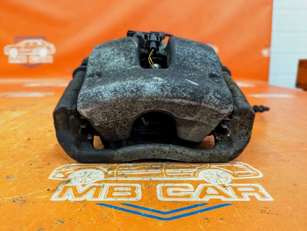 Суппорт передний правый Mercedes-Benz