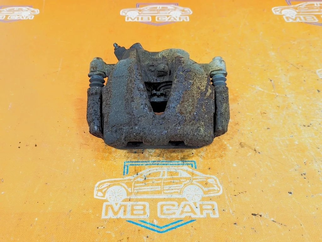 Суппорт передний левый Mercedes-Benz