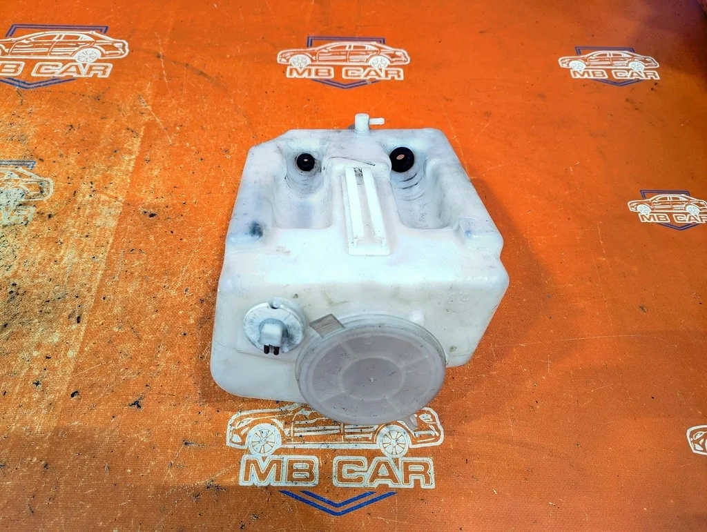 Бачок омывателя Mercedes-Benz