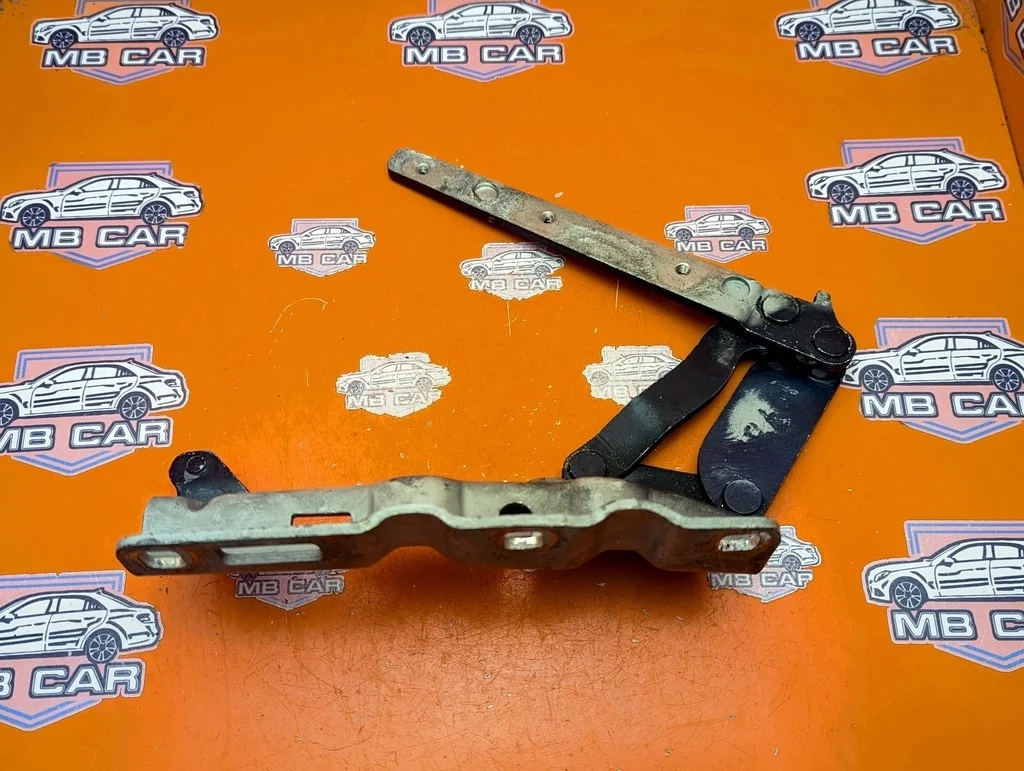 Петля капота Mercedes-Benz