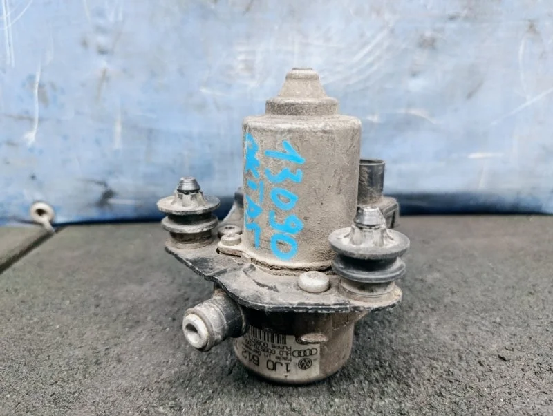 Насос вакуумный Skoda Octavia A5 2004-2013 1J0612181B 1Z