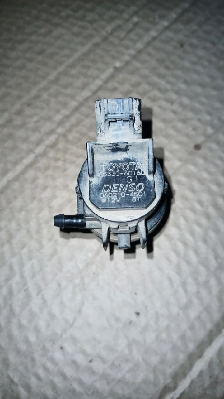 Насос омывателя Toyota Land Cruiser Prado 150 (2009—2013) 3.0