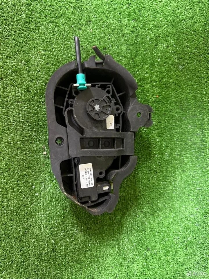 Доводчик крышки багажника mercedes a2047500060