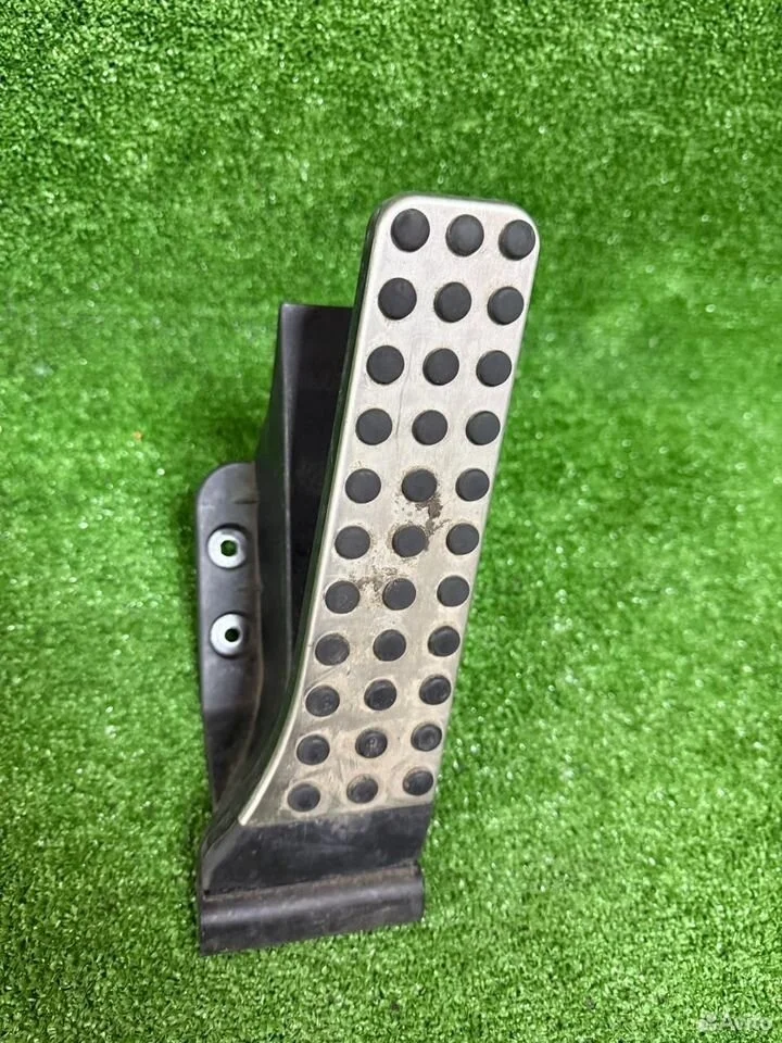 Педаль газа mercedes a2043000200