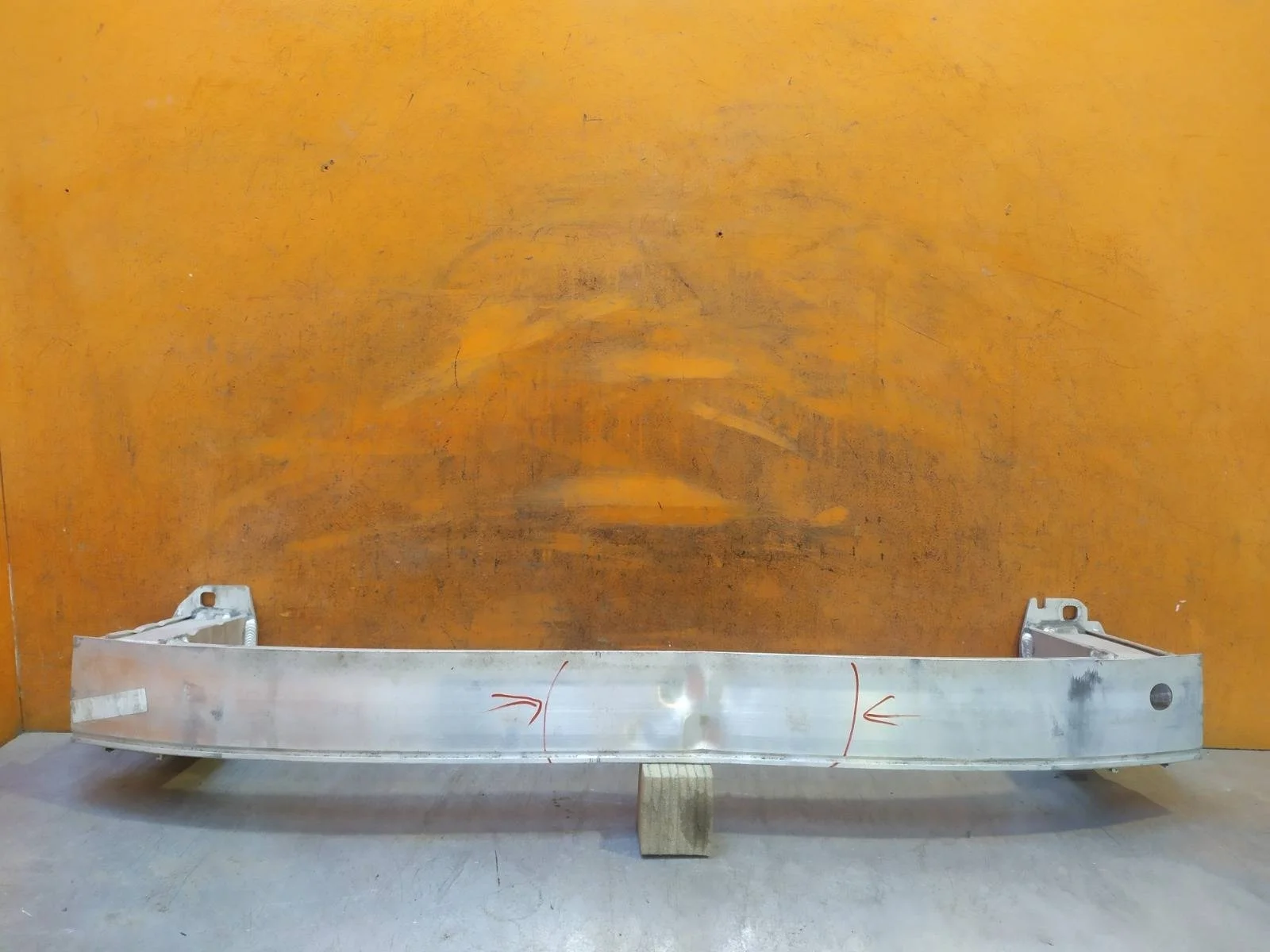 Усилитель бампера AUDI Q3 2011-2018 8U