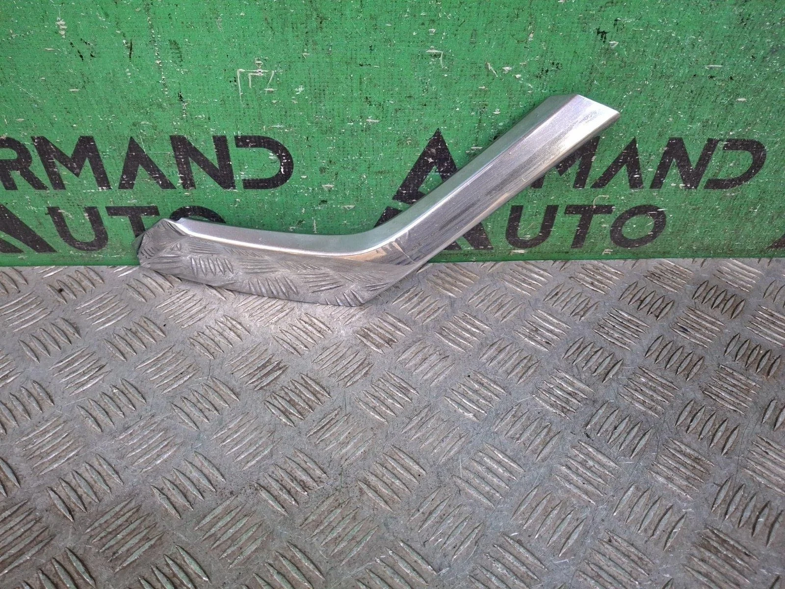 Накладка бампера нижняя Mitsubishi Pajero Sport 2015-2021 3