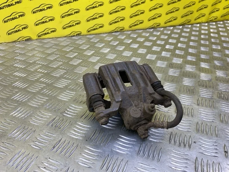 Суппорт задний правый Nissan Pathfinder (R51M) 2004-2013 2011 44001EB30A