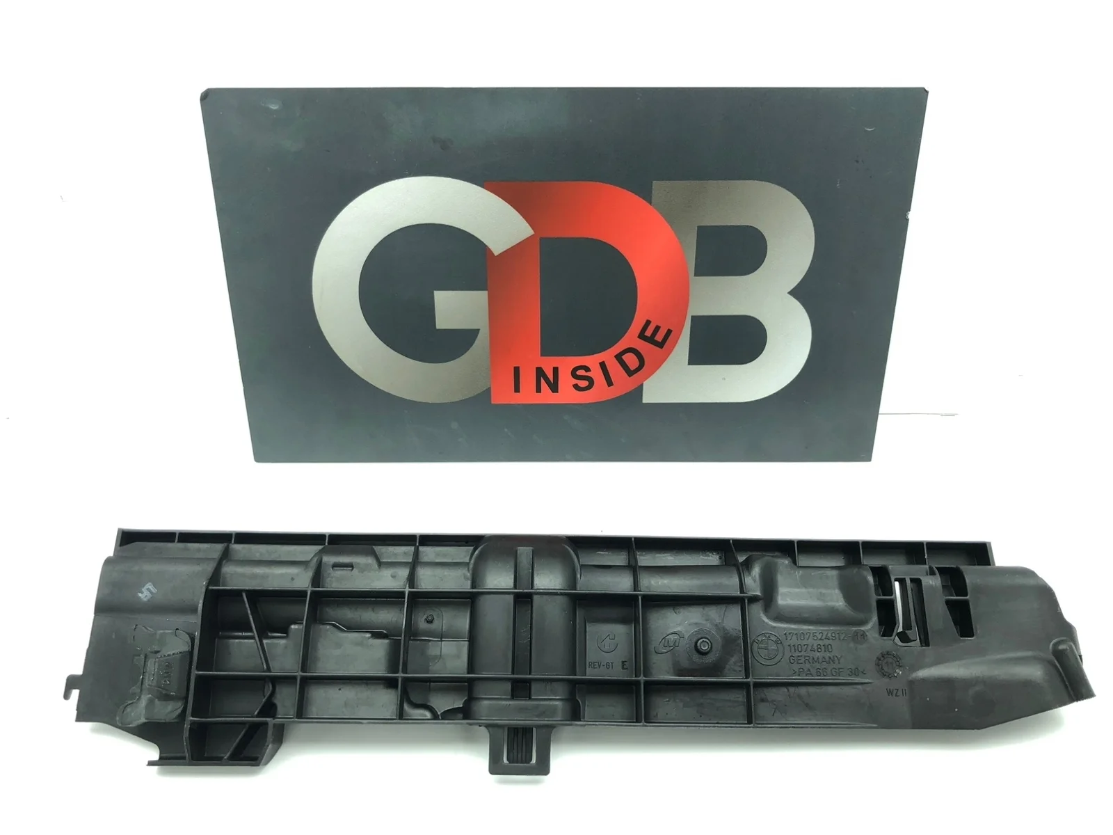 Кронштейн радиатора Bmw X1 2012 17107524912 E84 N20B20A, передний левый