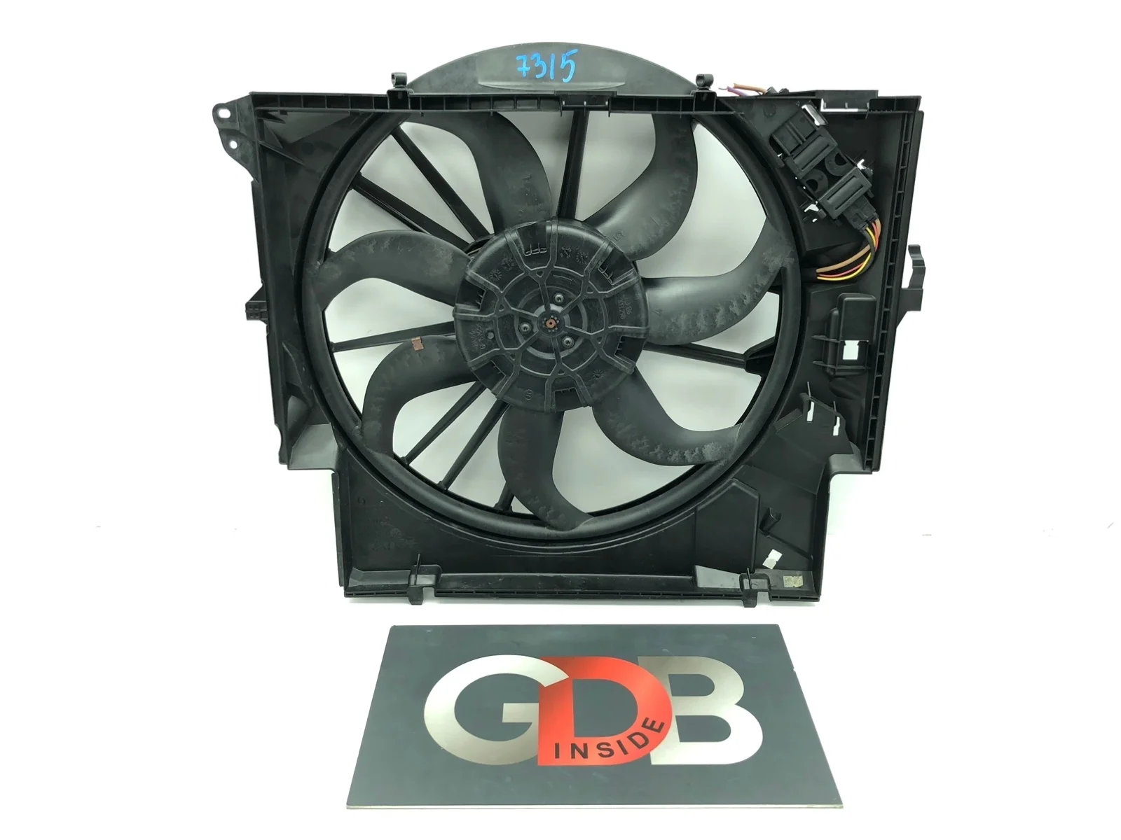 Вентилятор радиатора Bmw X1 2012 17427545366 E84 N20B20A