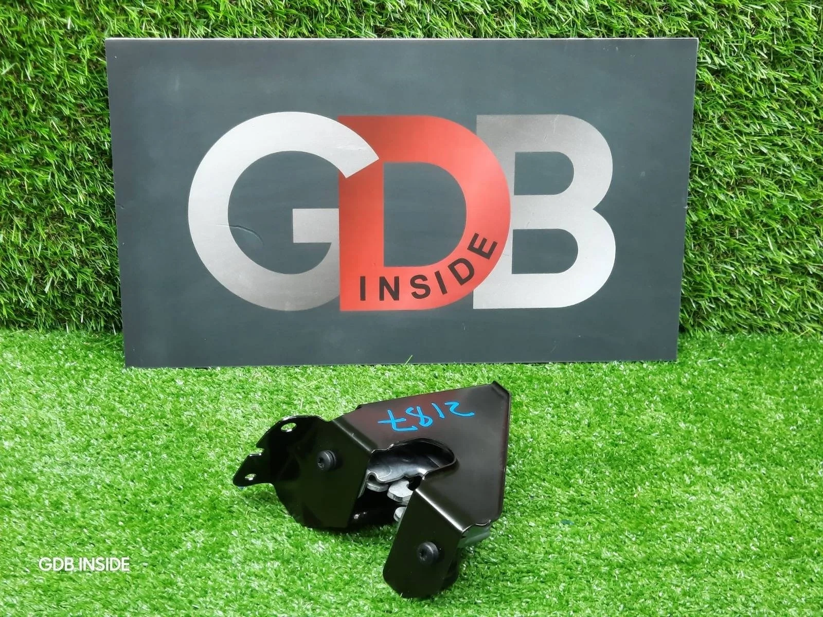 Кронштейн замка капота BMW X1 2012 2991162 E84 N20B20A, передний правый