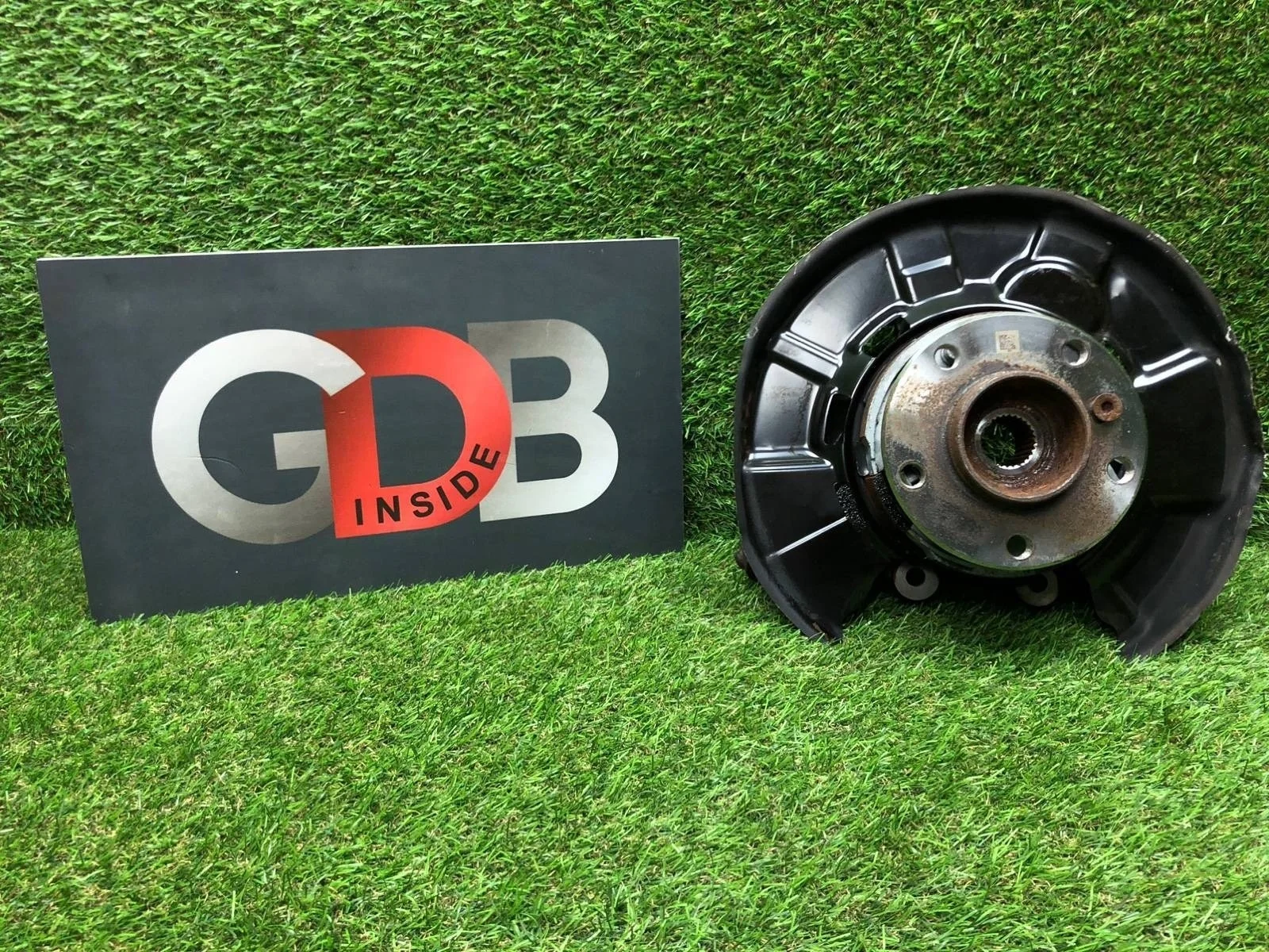 Кулак поворотный BMW 1 series 2012 33326792516 F20 N13B16A, задний правый