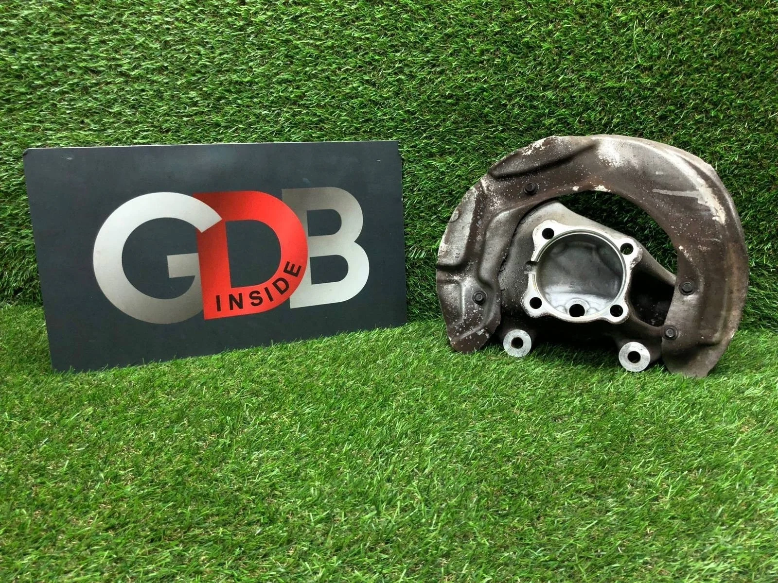 Кулак поворотный BMW 1 series 2012 31216792285 F20 N13B16A, передний левый