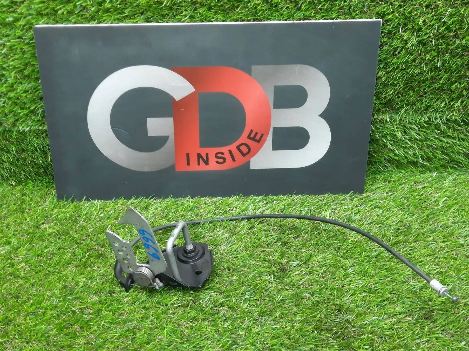 Крючок капота Bmw 5 Series 2010 51237183764 F10 N52B25AF, передний правый