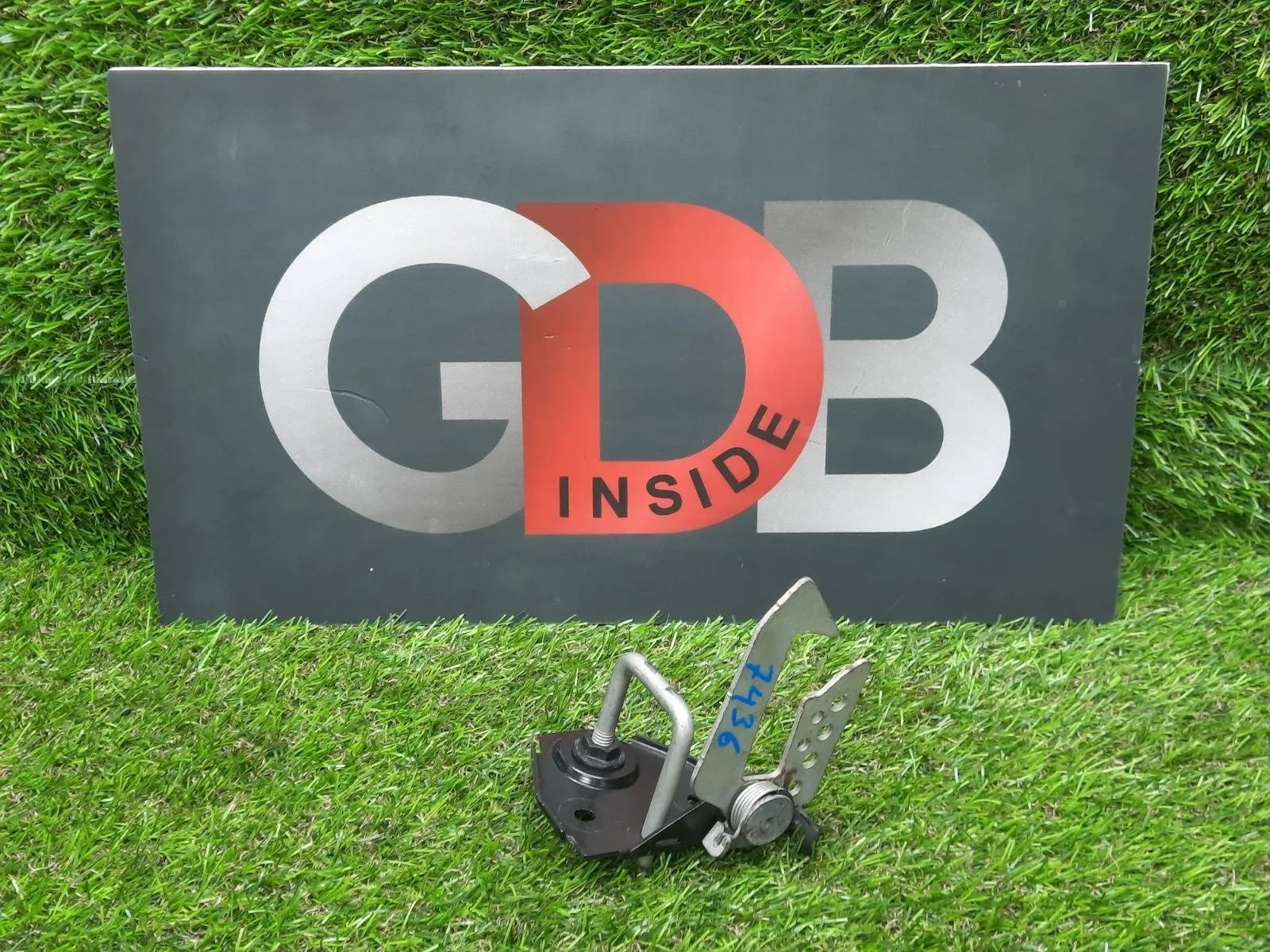 Крючок капота Bmw 5 Series 2011 51237183763 F11 N52B25A, левый