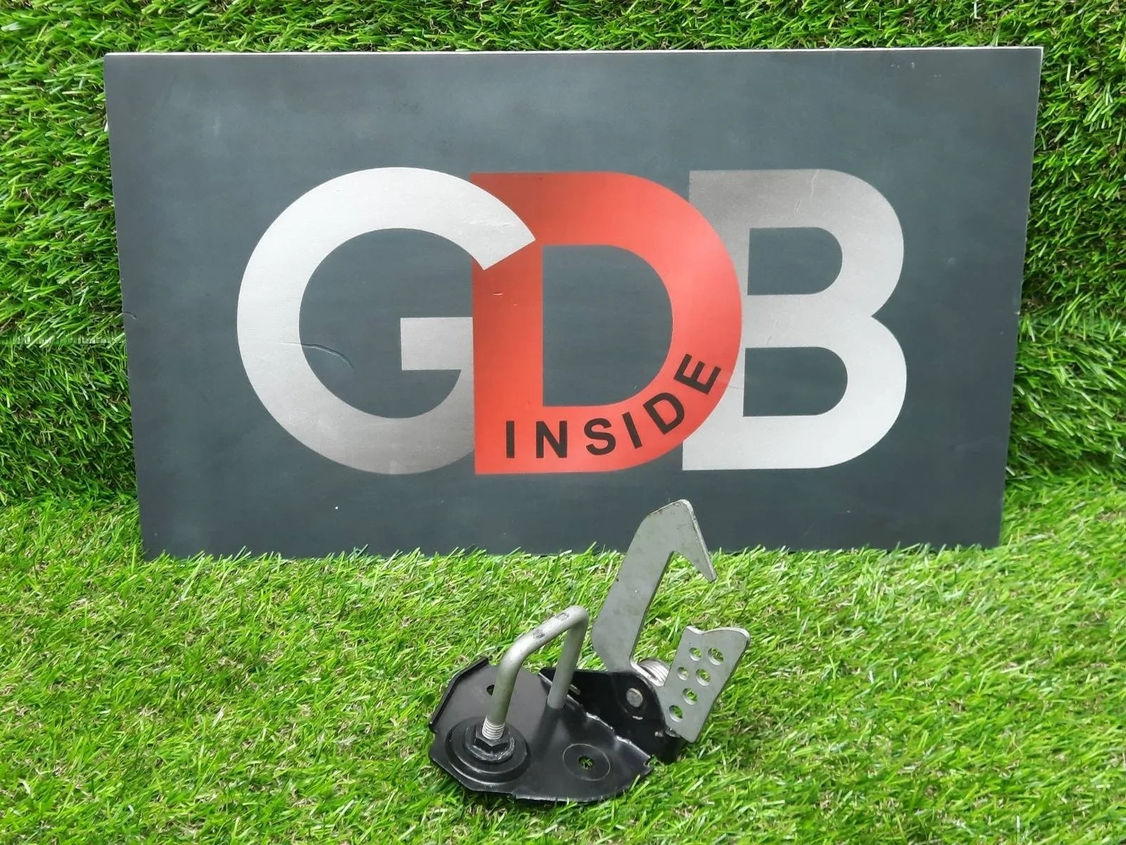 Крючок капота Bmw 5 Series 2011 51237183764 F11 N52B25A, правый