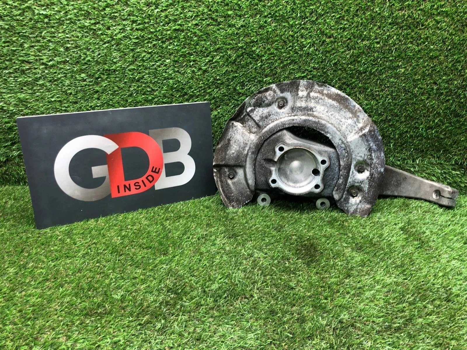 Кулак поворотный BMW 5 series 31216775769 F10, передний левый