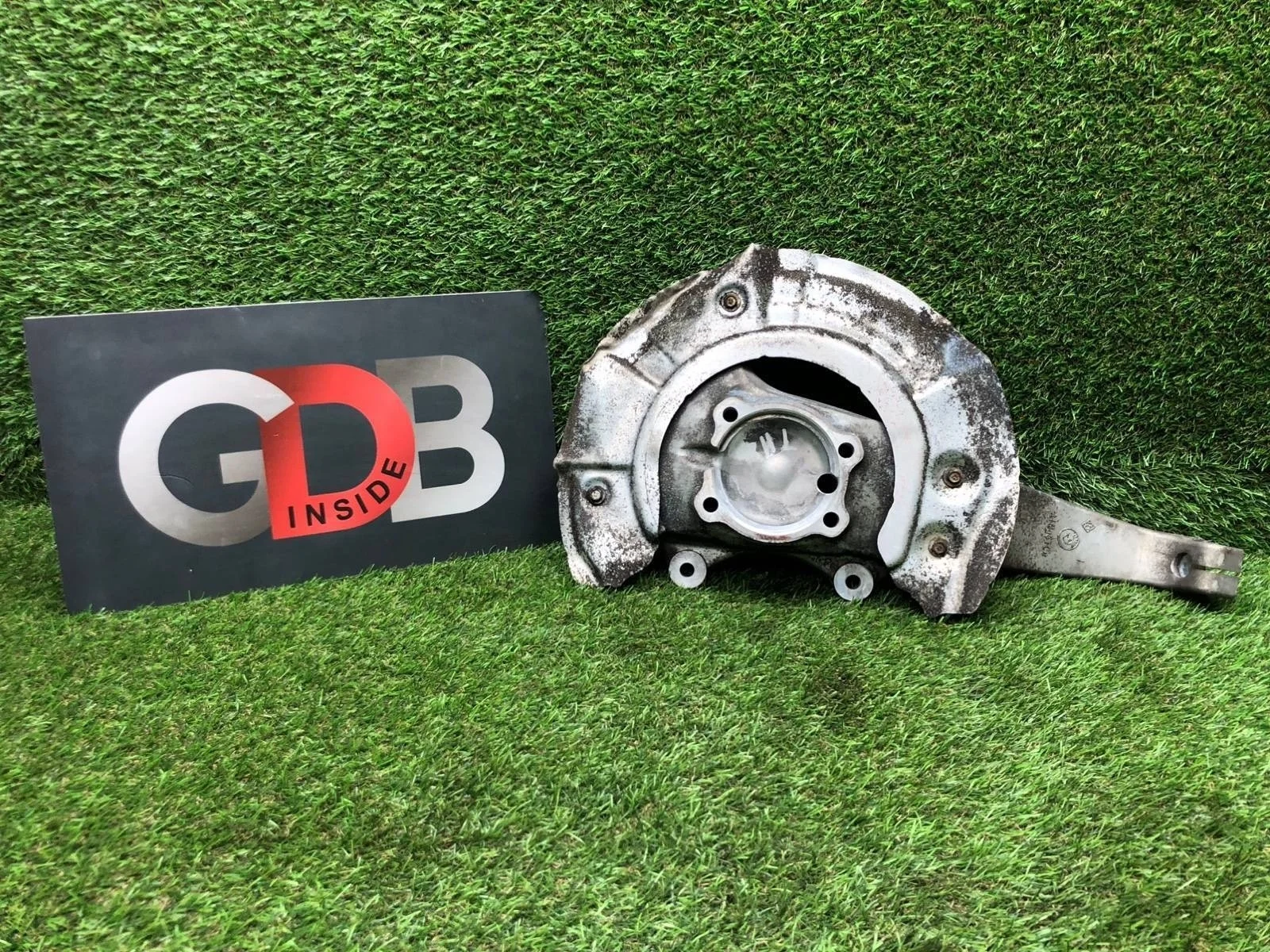 Кулак поворотный BMW 5 series 2013 31216775769 F10 N20B20A, передний левый