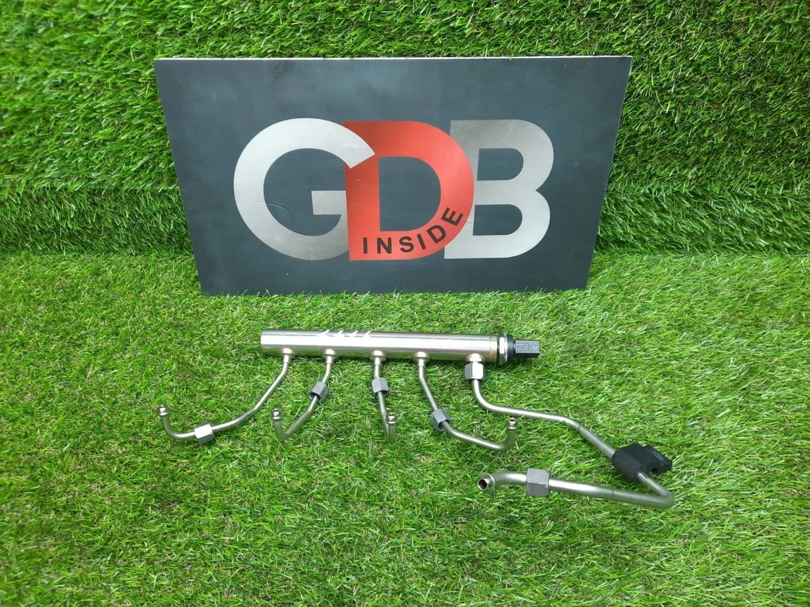 Топливная рампа Bmw 3 Series 18.01.2013 13537585411 F31 N20B20B