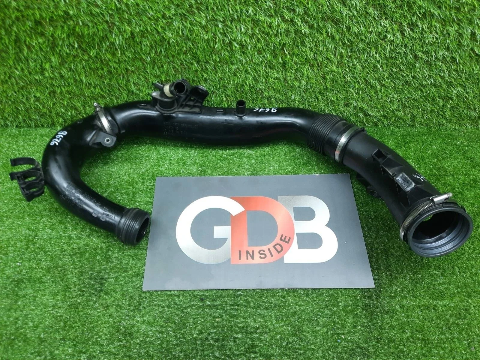 Патрубок интеркулера BMW X3 2011 13717583714 F25 N55B30A