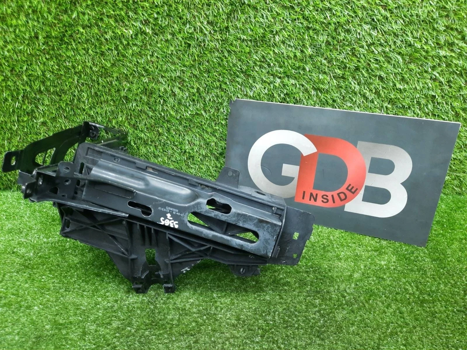 Кронштейн фары BMW 5 series 10.05.2010 51647200794 F10 N52B30A, передний правый