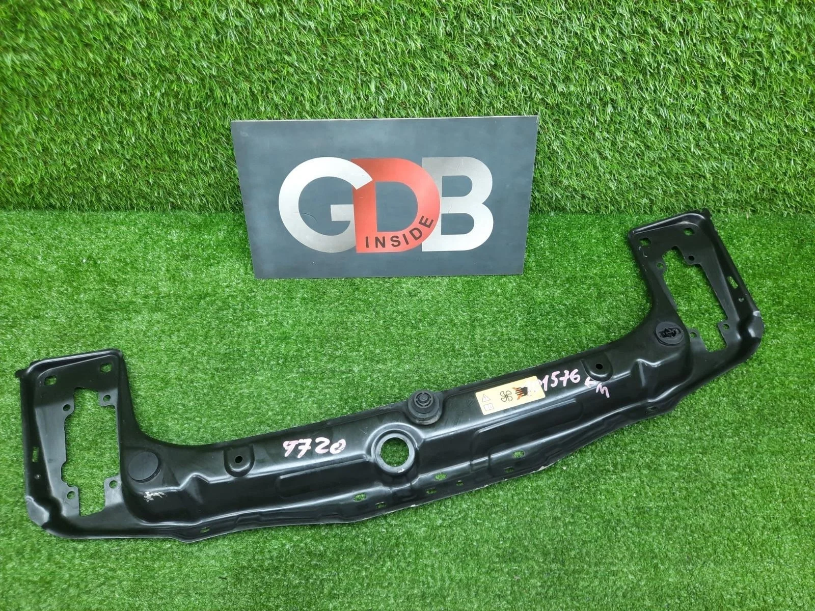 Верхняя планка телевизора Bmw 3 Series 15.10.2012 51647245786 F30 N55B30A