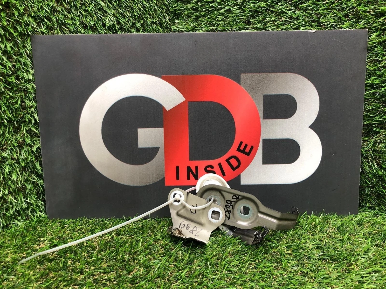 Крепление крыла BMW 5 series 09.03.2010 41357207204 F10 N52B30A, переднее правое