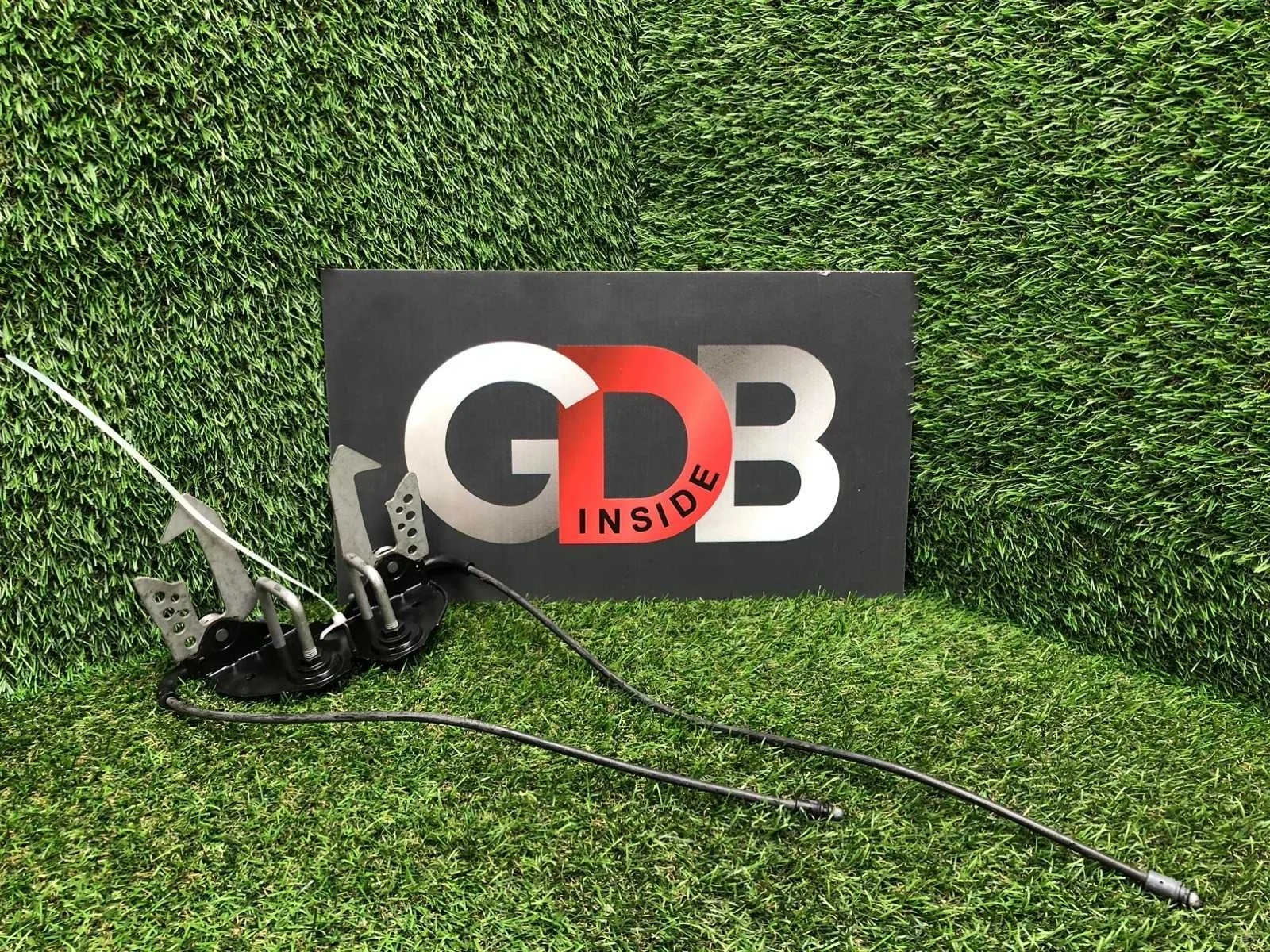 Крючок капота Bmw 5 Series 10.05.2010 51237183764 F10 N52B30A, передний