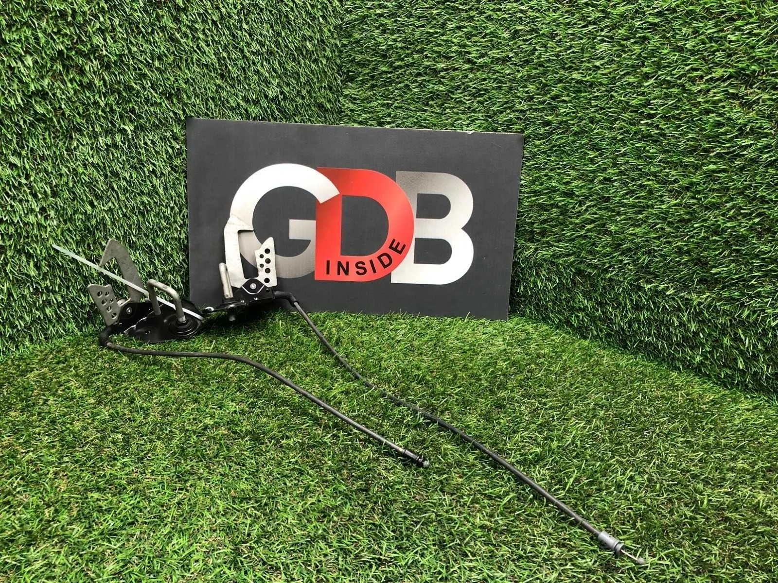 Крючок капота Bmw 5 Series 09.03.2010 51237183764 F10 N52B30A