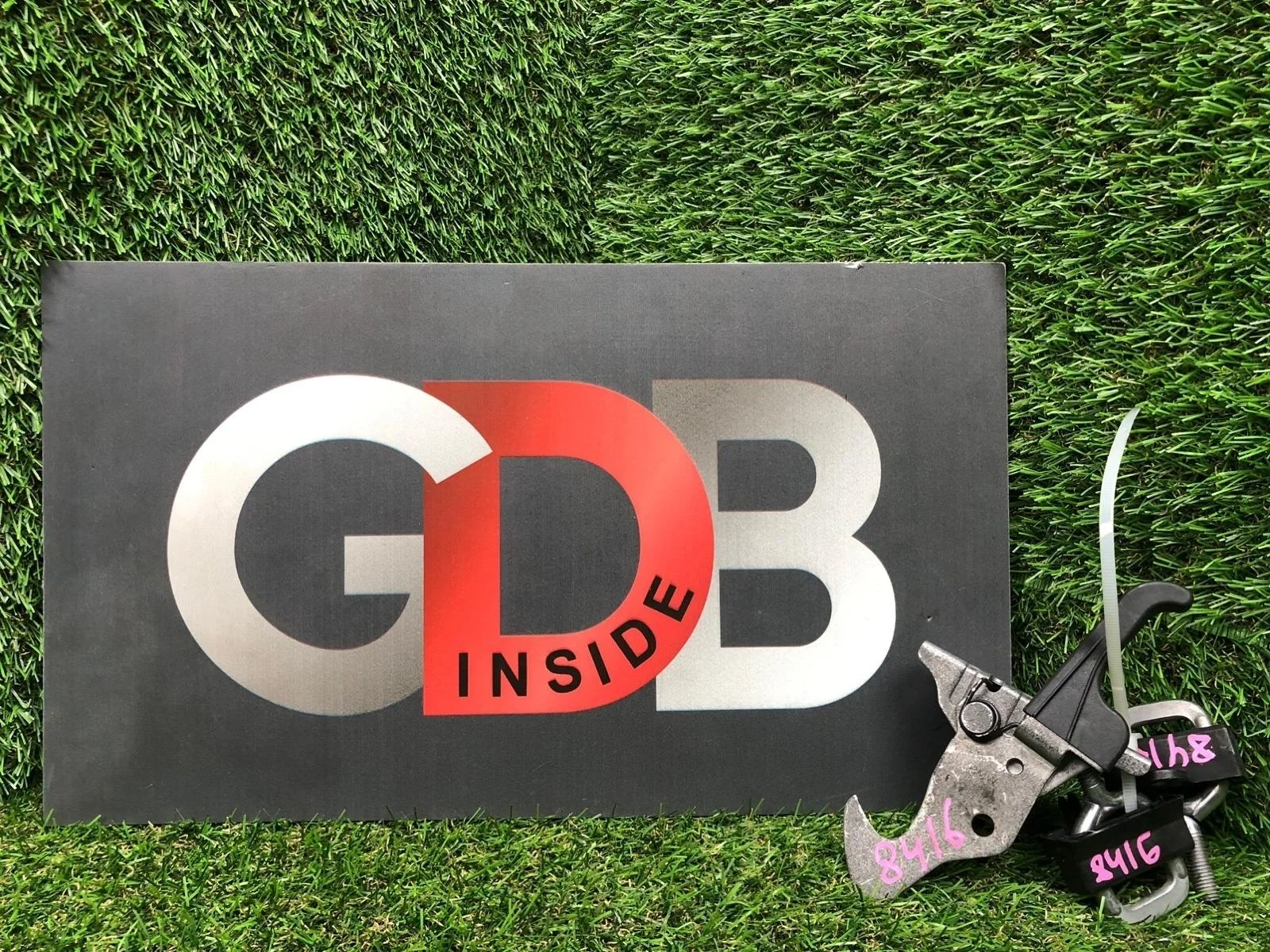 Крючок капота BMW X1 05.05.2010 51232990367 E84 N52B30AE, передний