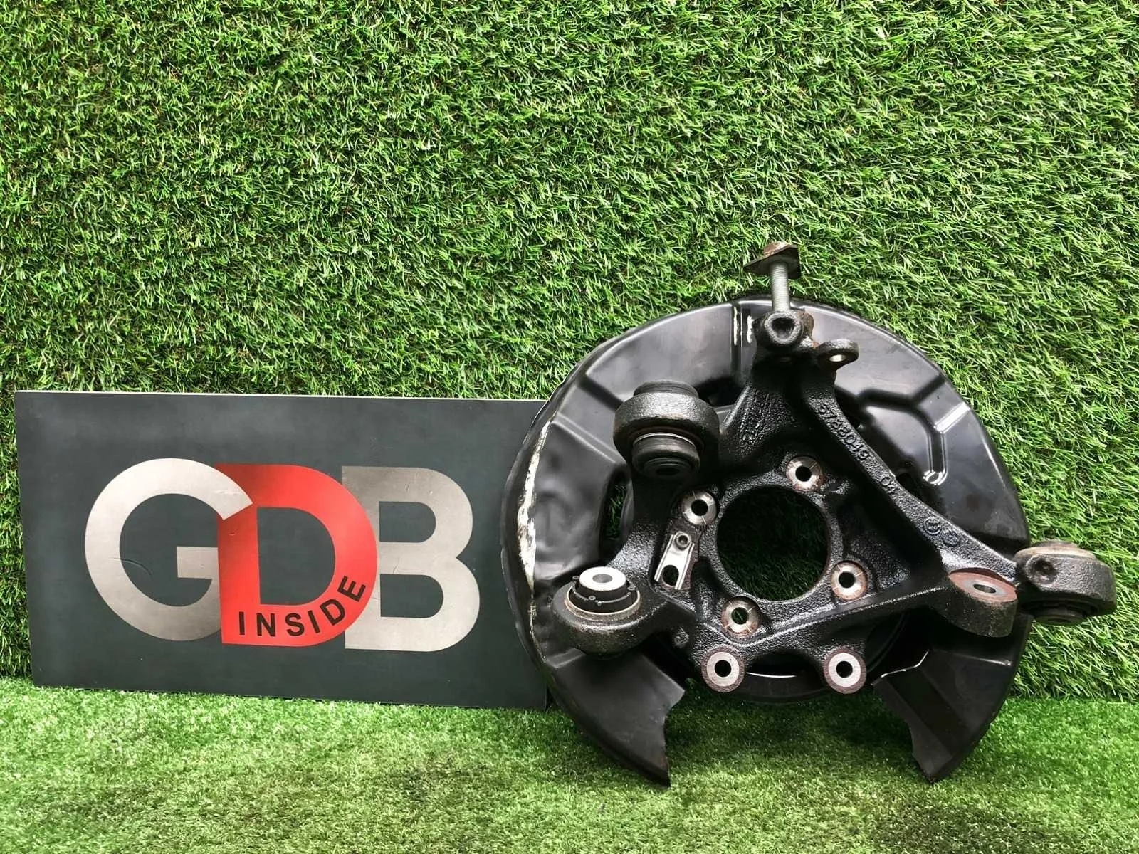 Кулак поворотный BMW X1 2012 33326788049 E84 N20B20A, задний левый