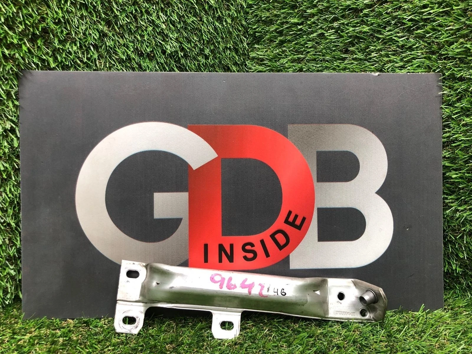 Крепление усилителя бампера Bmw 5 Series 20.05.2010 51117158894 F10 N52B30AF, переднее правое