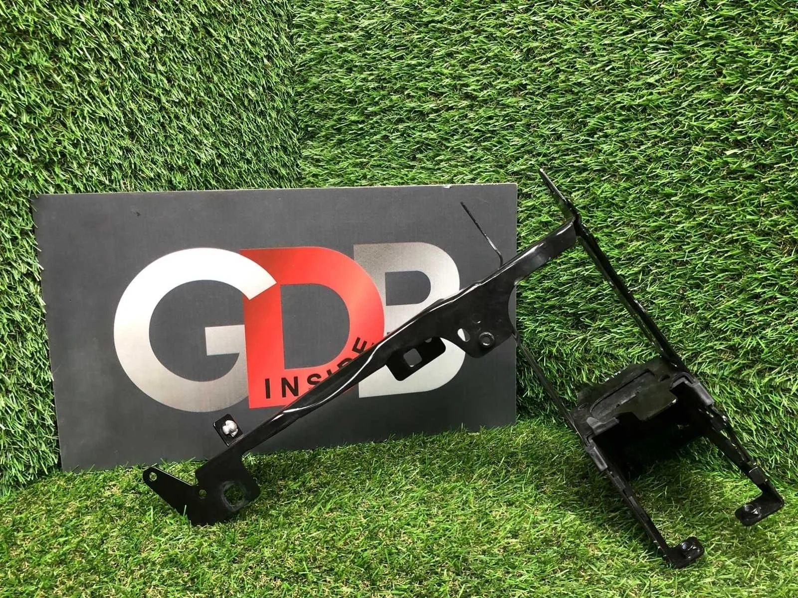 Кронштейн фары BMW 3 series 2013 51647245792 F30 N20B20A, передний правый