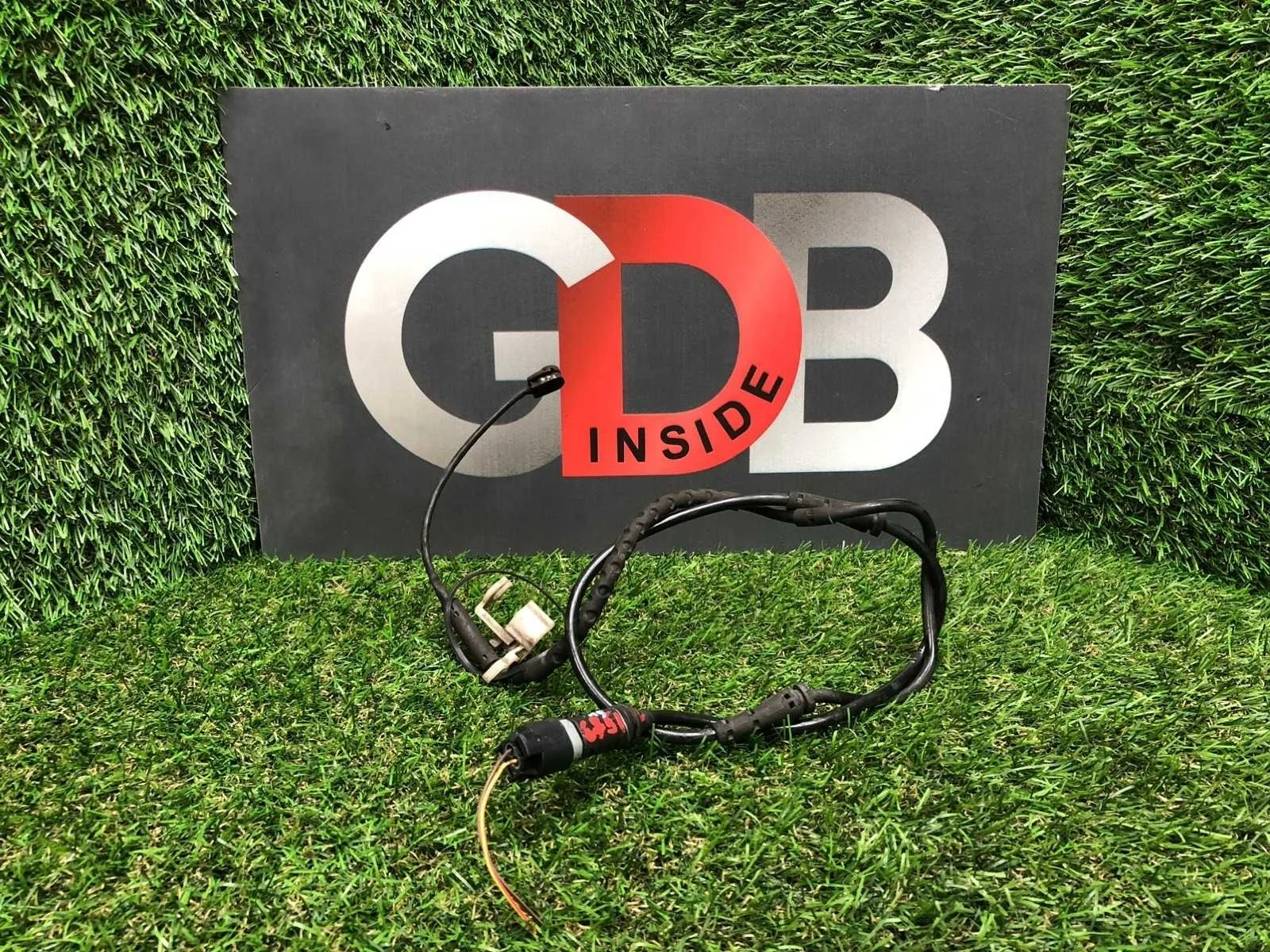 Датчик износа колодок BMW 5 series 2012 34356791958 F11 N20B20B, передний