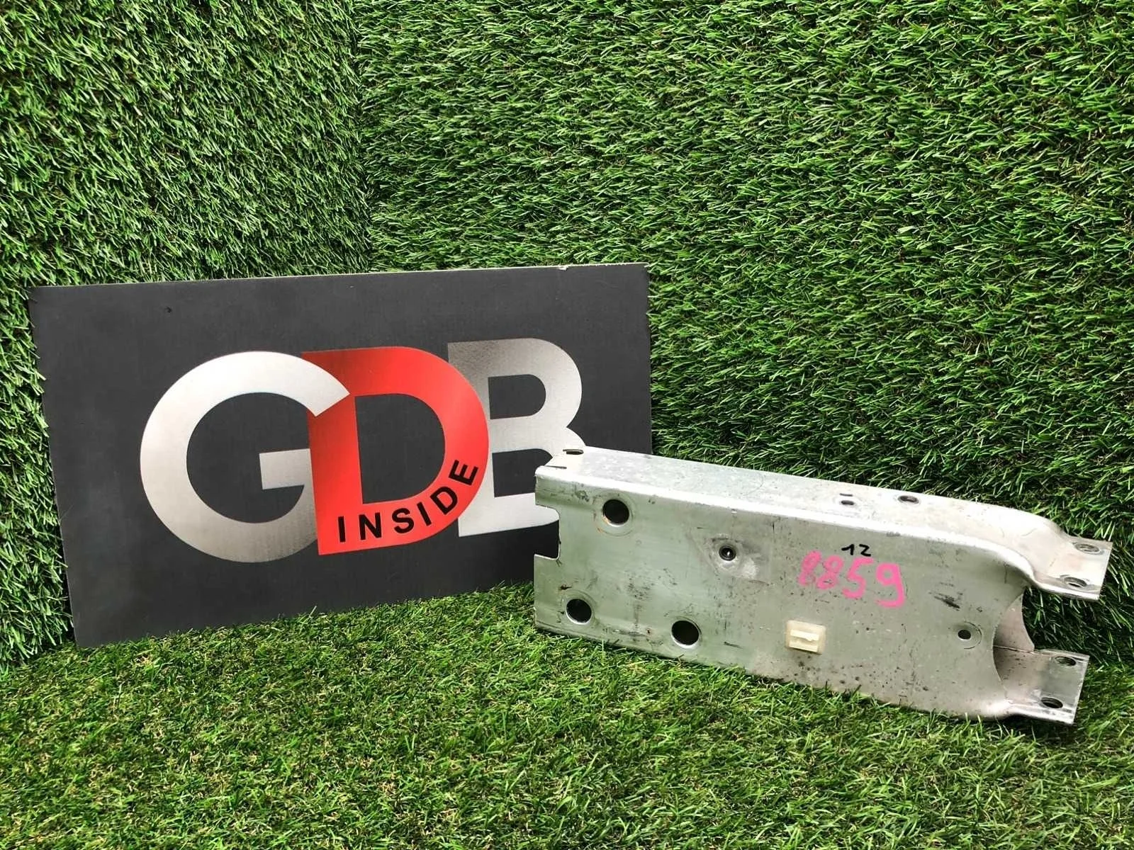 Крепление усилителя бампера BMW X3 01.02.2012 51647274658 F25 N52B30A, переднее правое