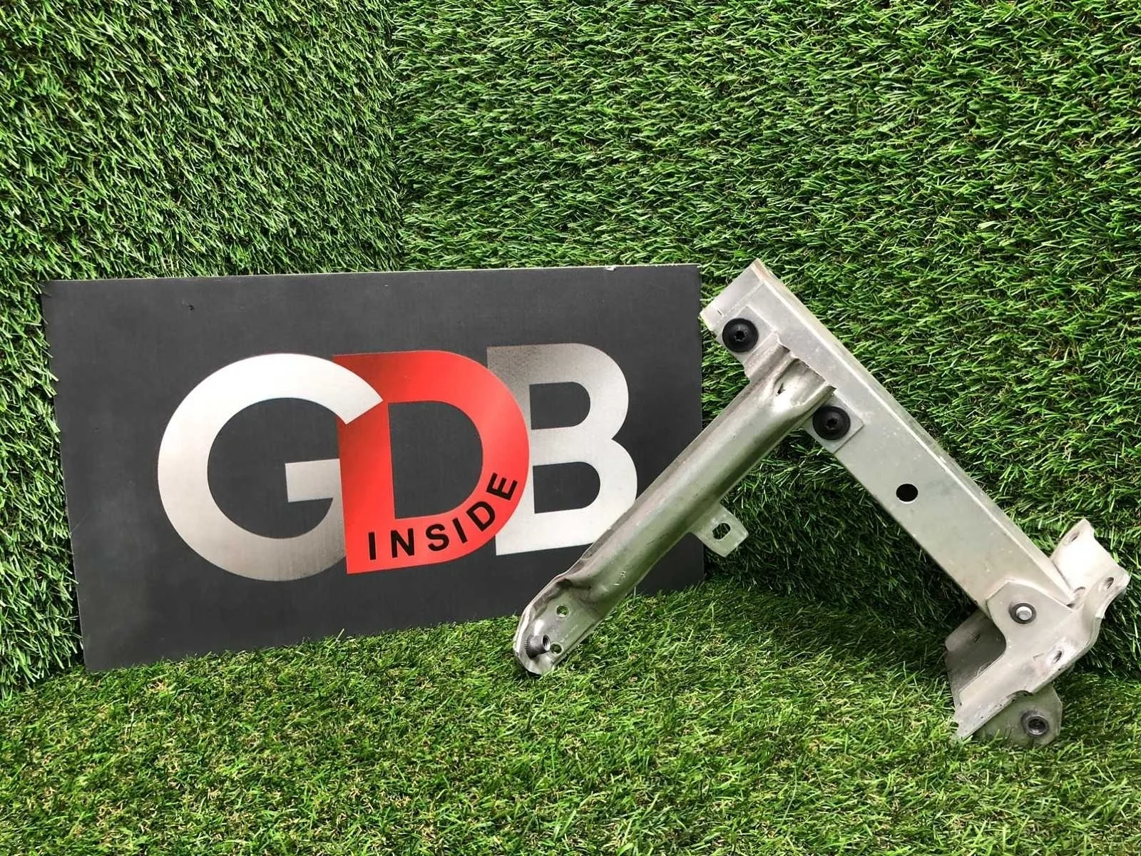 Крепление усилителя бампера Bmw 5 Series 2010 51117158893 F10 N52B30AF, переднее левое