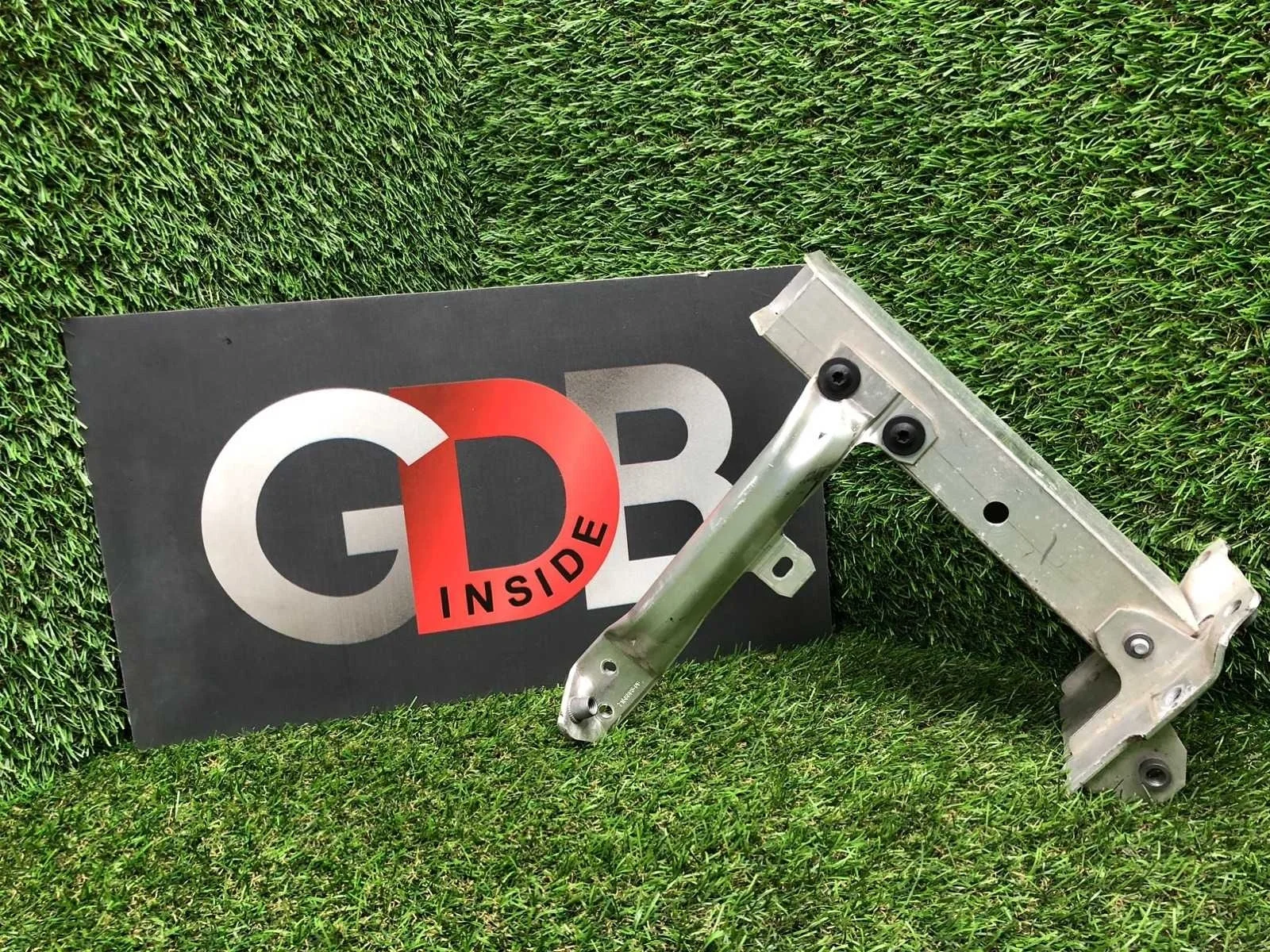 Крепление усилителя бампера Bmw 5 Series 09.03.2010 51117158893 F10 N52B30A, переднее левое