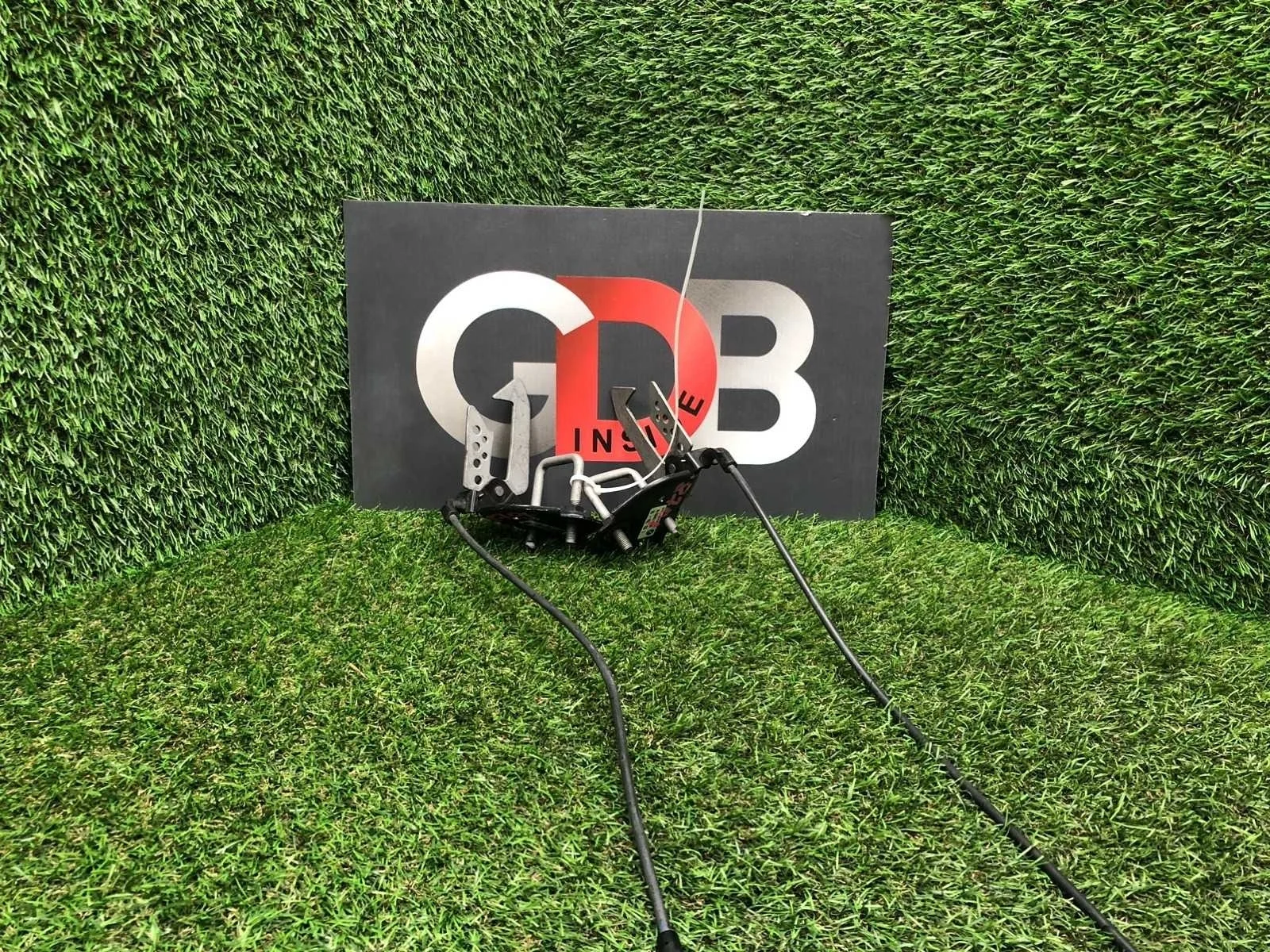 Крючок капота Bmw 5 Series 2010 51237183764 F10 N52B30AF, передний