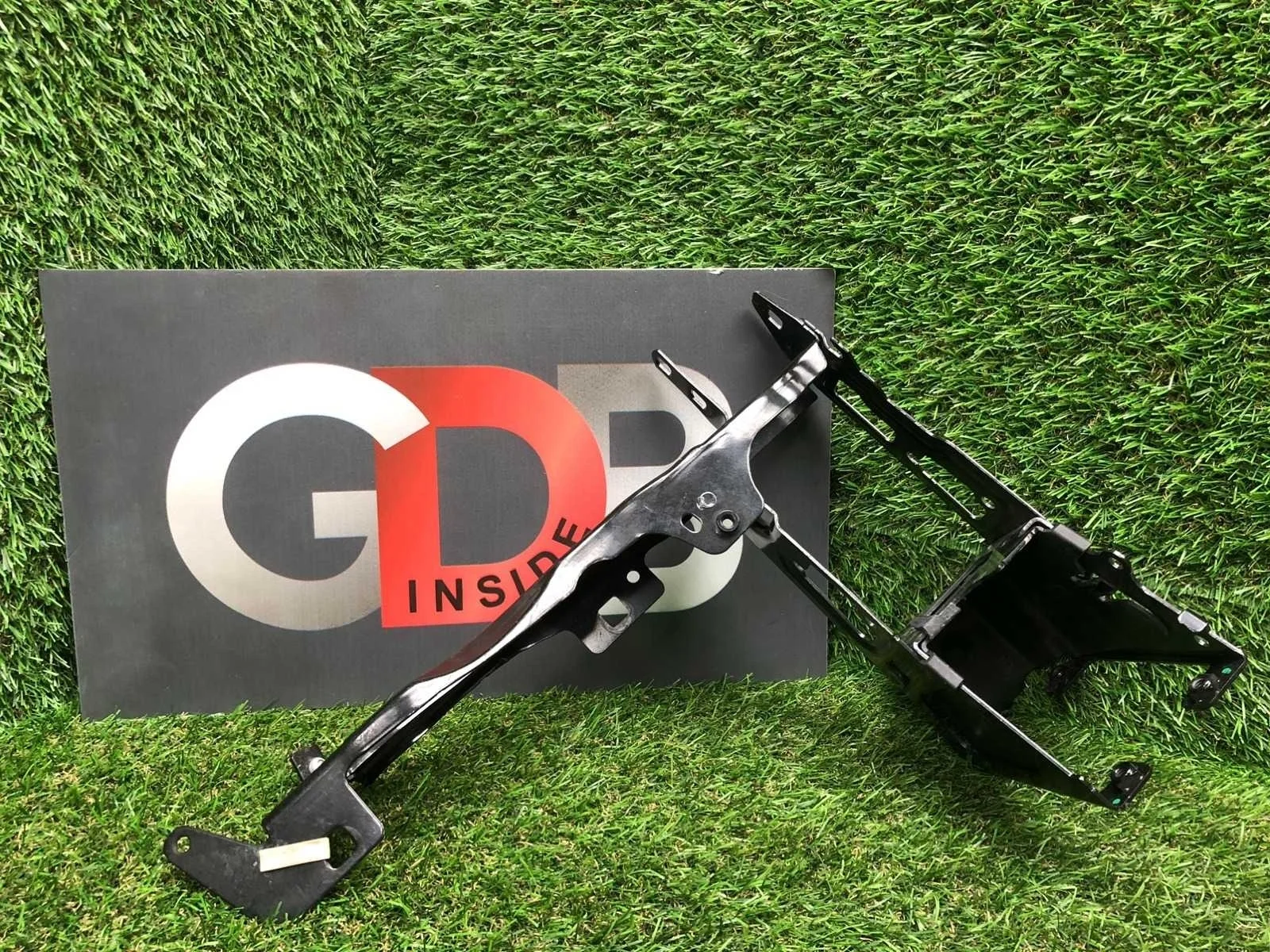 Кронштейн фары Bmw 3 Series 19.09.2012 51647245792 F30 N55B30A, передний правый