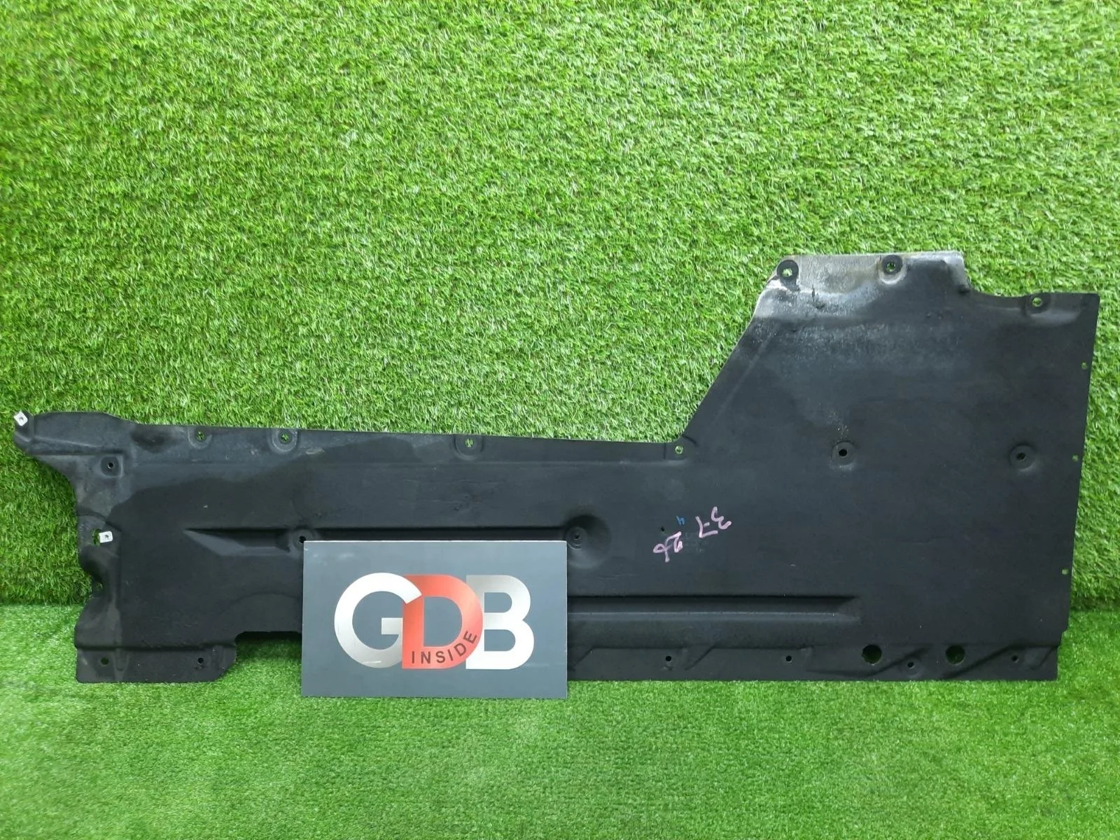 Защита днища BMW 3 series 19.09.2012 51757241834 F30 N55B30A, правая