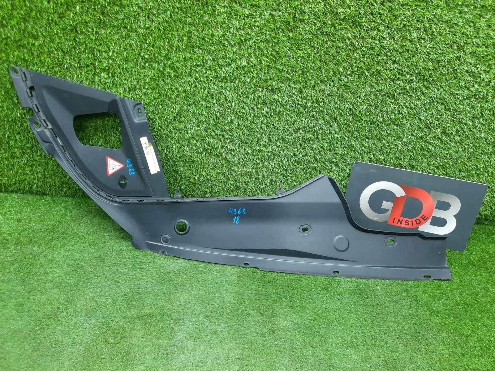 Накладка замка капота Bmw 7 Series 2009 51767019801 F01 N54B30A, передняя левая