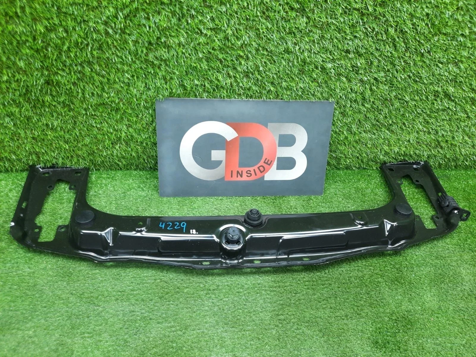 Верхняя планка телевизора Bmw 3 Series 2013 51647245786 F30 N20B20A, передняя